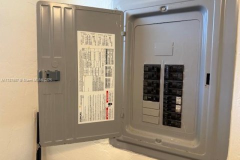 Снять в аренду кондоминиум в Лодерхилл, Флорида 2 спальни, 104.98м2, № 1962970 - фото 11