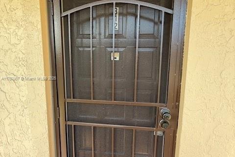 Снять в аренду кондоминиум в Лодерхилл, Флорида 2 спальни, 104.98м2, № 1962970 - фото 29