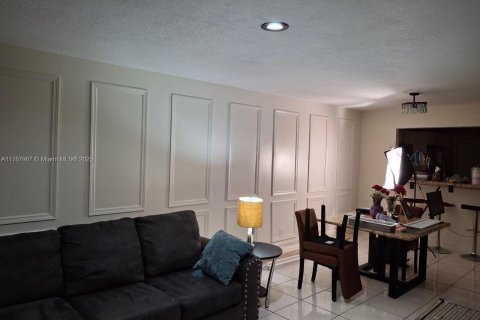 Снять в аренду кондоминиум в Лодерхилл, Флорида 2 спальни, 104.98м2, № 1962970 - фото 5