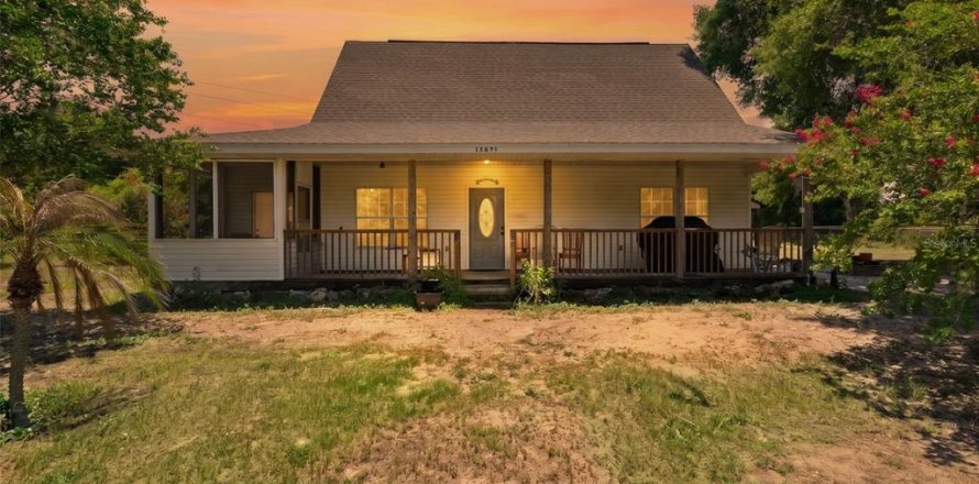 Casa en Eastlake Weir, Florida 3 dormitorios, 126.35 m2 № 2211096