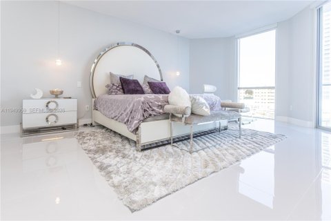 Apartamento en alquiler en North Miami Beach, Florida, 2 dormitorios, 168.8 m2 № 2054645 - foto 3