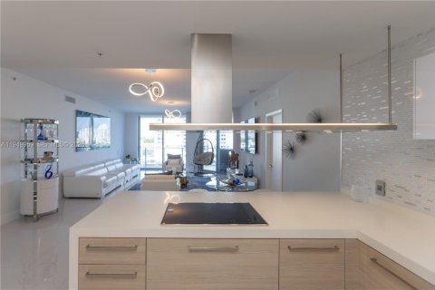 Apartamento en alquiler en North Miami Beach, Florida, 2 dormitorios, 168.8 m2 № 2054645 - foto 16