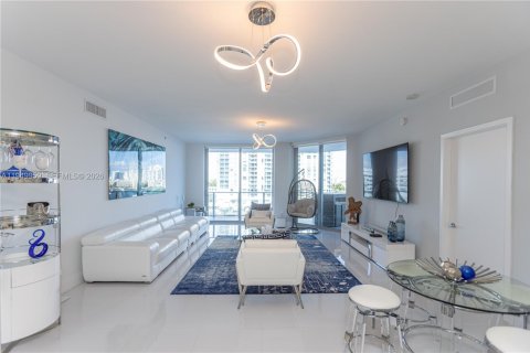 Apartamento en alquiler en North Miami Beach, Florida, 2 dormitorios, 168.8 m2 № 2054645 - foto 23