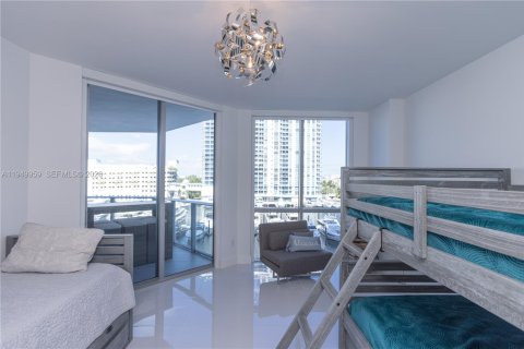 Apartamento en alquiler en North Miami Beach, Florida, 2 dormitorios, 168.8 m2 № 2054645 - foto 8