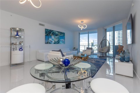Apartamento en alquiler en North Miami Beach, Florida, 2 dormitorios, 168.8 m2 № 2054645 - foto 29
