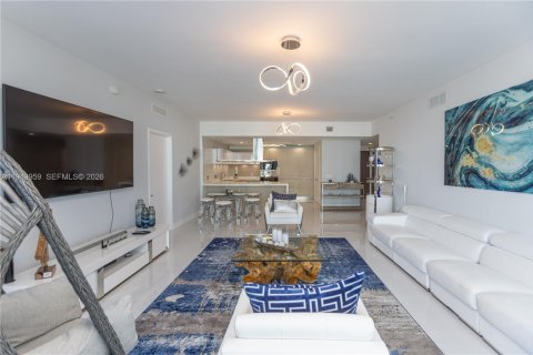 Apartamento en alquiler en North Miami Beach, Florida, 2 dormitorios, 168.8 m2 № 2054645 - foto 18