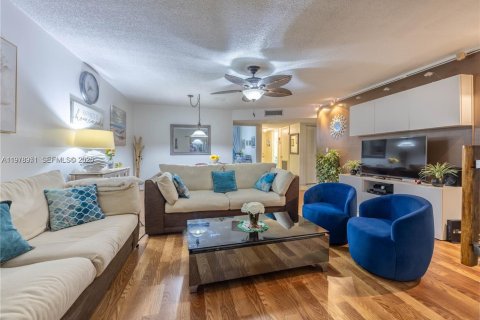 Copropriété à vendre à Lauderhill, Floride: 1 chambre, 86.21 m2 № 2044382 - photo 6