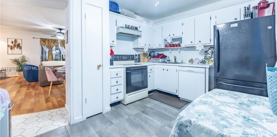 Condo à Lauderhill, Floride, 1 chambre  № 2044382