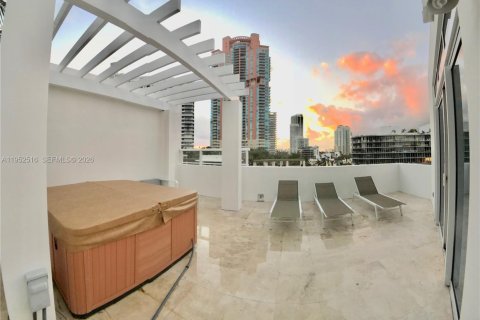 Condominio en alquiler en Miami Beach, Florida, 2 dormitorios, 147.16 m2 № 2006653 - foto 25
