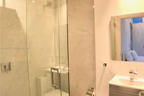 Condominio en alquiler en Miami Beach, Florida, 2 dormitorios, 147.16 m2 № 2006653 - foto 23