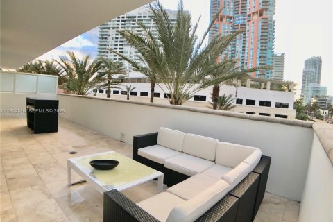 Condominio en alquiler en Miami Beach, Florida, 2 dormitorios, 147.16 m2 № 2006653 - foto 19