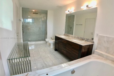 Condominio en alquiler en Miami Beach, Florida, 2 dormitorios, 147.16 m2 № 2006653 - foto 7