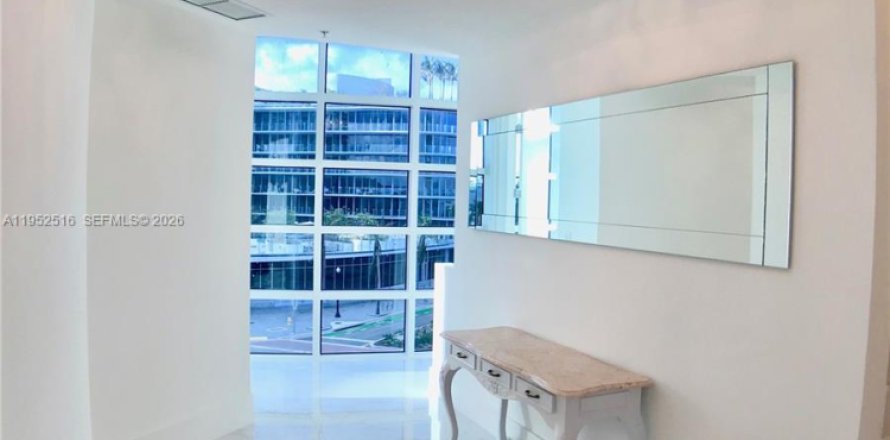 Condominio en Miami Beach, Florida, 2 dormitorios  № 2006653