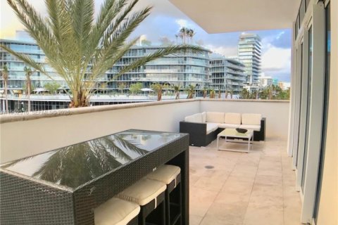 Condominio en alquiler en Miami Beach, Florida, 2 dormitorios, 147.16 m2 № 2006653 - foto 18