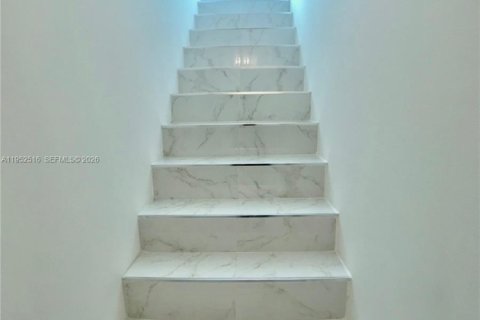 Condominio en alquiler en Miami Beach, Florida, 2 dormitorios, 147.16 m2 № 2006653 - foto 10