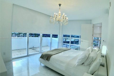 Condominio en alquiler en Miami Beach, Florida, 2 dormitorios, 147.16 m2 № 2006653 - foto 9