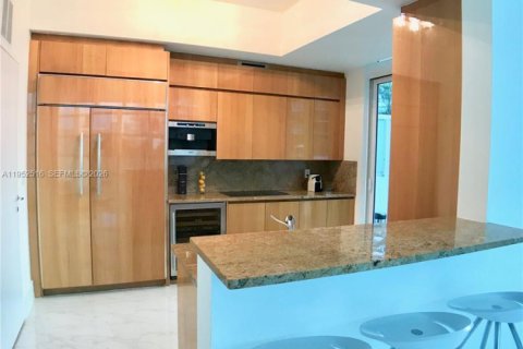 Condominio en alquiler en Miami Beach, Florida, 2 dormitorios, 147.16 m2 № 2006653 - foto 16