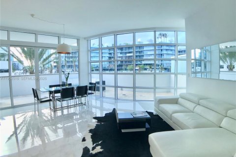 Condominio en alquiler en Miami Beach, Florida, 2 dormitorios, 147.16 m2 № 2006653 - foto 12
