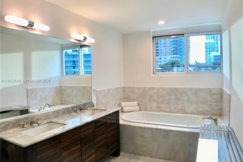 Condominio en alquiler en Miami Beach, Florida, 2 dormitorios, 147.16 m2 № 2006653 - foto 6