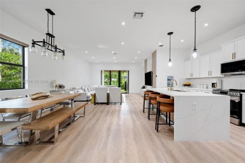 Купить виллу или дом в Гринакрес, Флорида 5 спален, 275.55м2, № 2005393 - фото 5