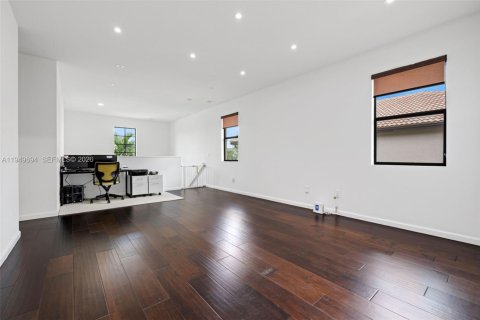 Купить виллу или дом в Гринакрес, Флорида 5 спален, 275.55м2, № 2005393 - фото 13