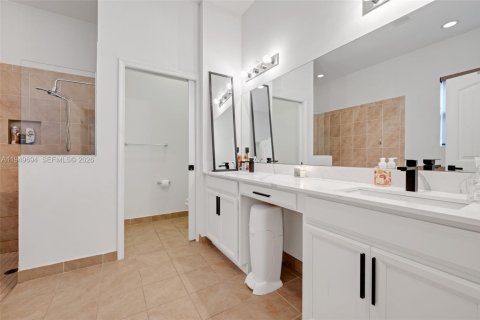 Купить виллу или дом в Гринакрес, Флорида 5 спален, 275.55м2, № 2005393 - фото 16