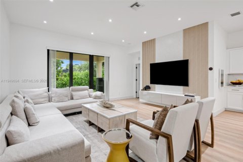 Купить виллу или дом в Гринакрес, Флорида 5 спален, 275.55м2, № 2005393 - фото 3