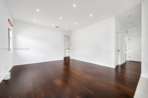 Купить виллу или дом в Гринакрес, Флорида 5 спален, 275.55м2, № 2005393 - фото 12