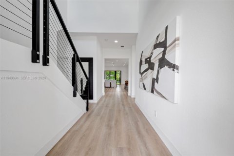 Купить виллу или дом в Гринакрес, Флорида 5 спален, 275.55м2, № 2005393 - фото 2