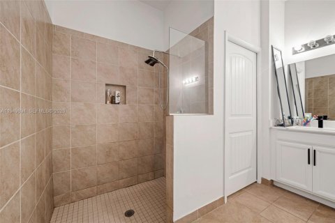 Купить виллу или дом в Гринакрес, Флорида 5 спален, 275.55м2, № 2005393 - фото 18