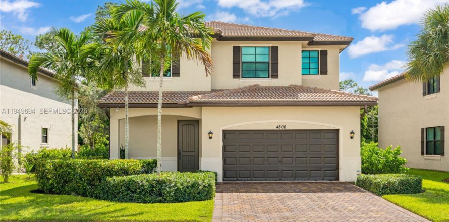 Дом в Гринакрес, Флорида 5 спален, 275.55м2 № 2005393