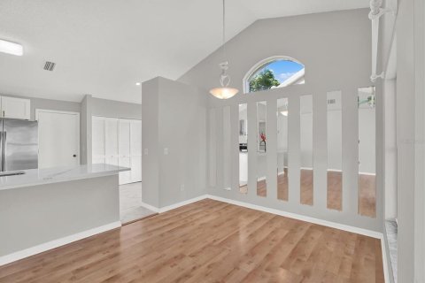 House in Tampa, Florida 3 bedrooms, 116.41 sq.m. № 1894010 - photo 12