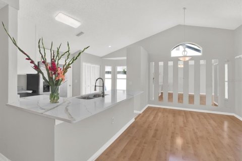 House in Tampa, Florida 3 bedrooms, 116.41 sq.m. № 1894010 - photo 10