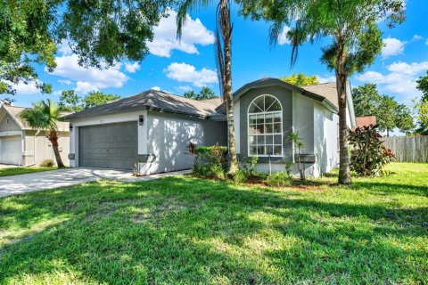 House in Tampa, Florida 3 bedrooms, 116.41 sq.m. № 1894010 - photo 4