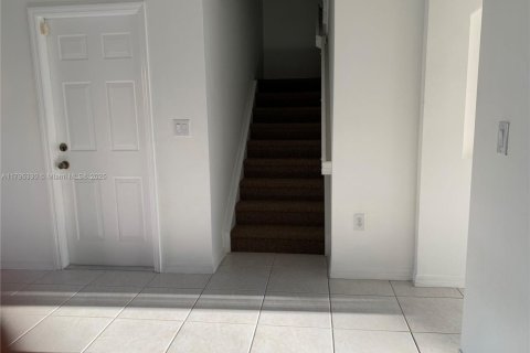 Townhouse in Miami, Florida 3 bedrooms, 158.31 sq.m. № 2055045 - photo 12