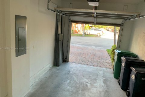Townhouse in Miami, Florida 3 bedrooms, 158.31 sq.m. № 2055045 - photo 14