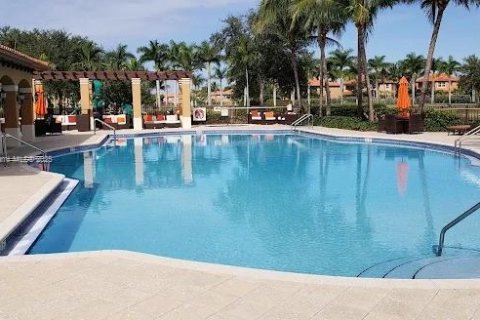 Townhouse in Miami, Florida 3 bedrooms, 158.31 sq.m. № 2055045 - photo 5