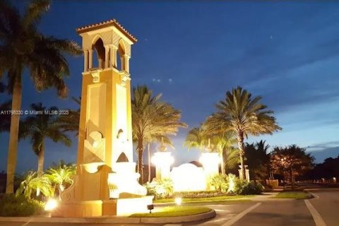 Townhouse in Miami, Florida 3 bedrooms, 158.31 sq.m. № 2055045 - photo 2