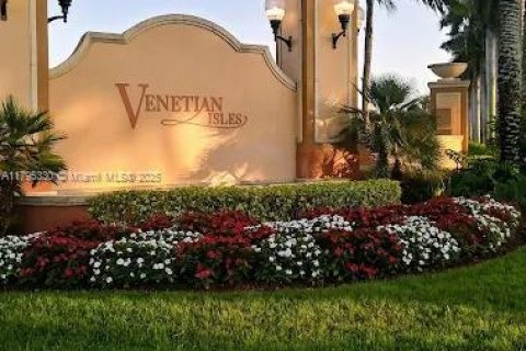 Townhouse in Miami, Florida 3 bedrooms, 158.31 sq.m. № 2055045