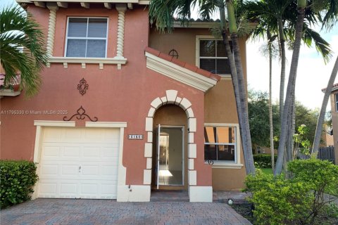Townhouse in Miami, Florida 3 bedrooms, 158.31 sq.m. № 2055045 - photo 8