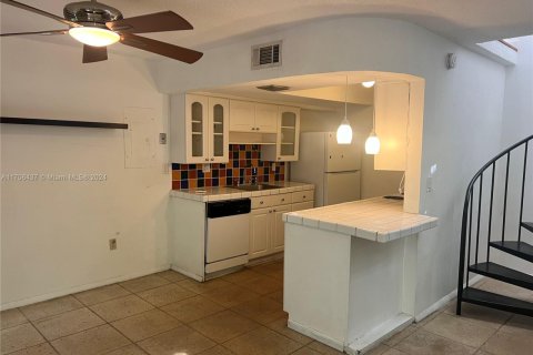 Townhouse in Miami, Florida 2 bedrooms, 89.19 sq.m. № 1953294 - photo 7