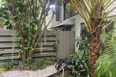 Townhouse in Miami, Florida 2 bedrooms, 89.19 sq.m. № 1953294 - photo 2