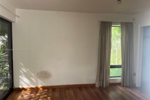 Townhouse in Miami, Florida 2 bedrooms, 89.19 sq.m. № 1953294 - photo 11