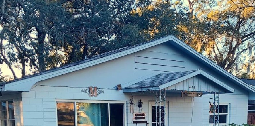 Immobilier commercial à DeLand, Floride 3 chambres, 127.83 m2 № 2129571