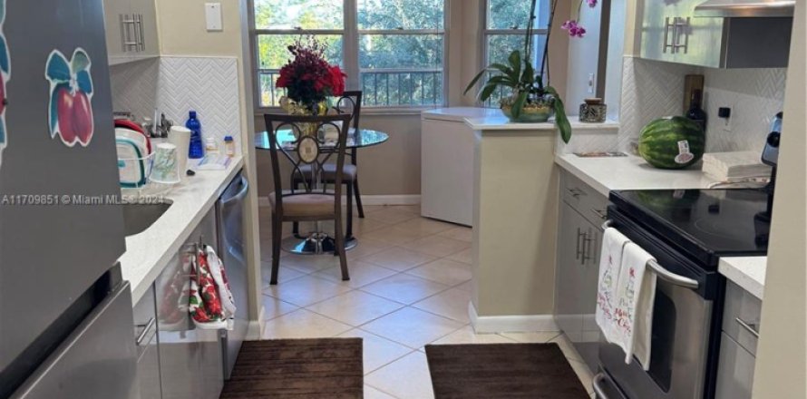 Condo in Pembroke Pines, Florida, 2 bedrooms № 1961461
