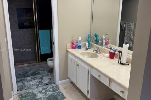 Condo in Pembroke Pines, Florida, 2 bedrooms № 1961461 - photo 17