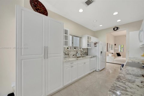 House in Homestead, Florida 3 bedrooms, 111.48 sq.m. № 2186401 - photo 22