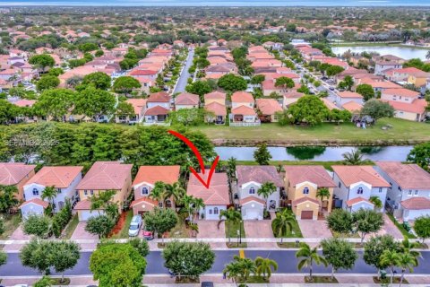 House in Homestead, Florida 3 bedrooms, 111.48 sq.m. № 2186401 - photo 6