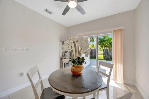 House in Homestead, Florida 3 bedrooms, 111.48 sq.m. № 2186401 - photo 19