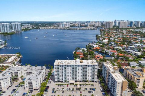 Copropriété à vendre à North Miami Beach, Floride: 1 chambre, 65.96 m2 № 2377372 - photo 30